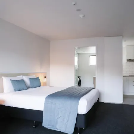 Clearbrook Motel & Serviced Apartments-3