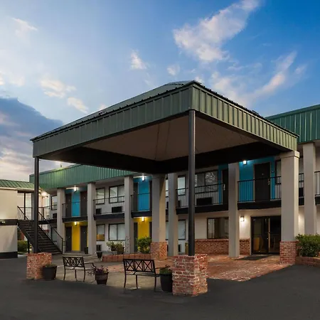 Days Inn By Wyndham Natchitoches-2