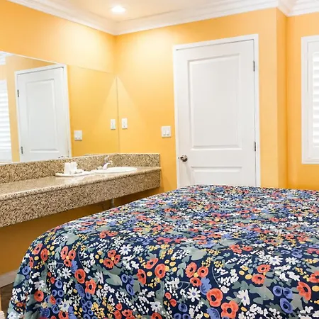 Executive Suites Inn-3
