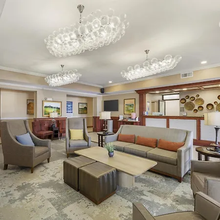 Best Western Plus Butterfield Inn-2