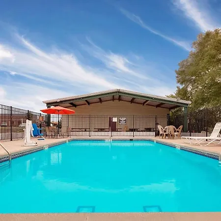 Super 8 By Wyndham Siloam Springs-2