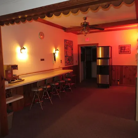 Travelers Inn Motel - Eagle River Downtown-3