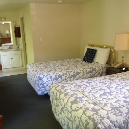 Schooner Bay Motor Inn-3
