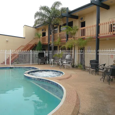 The Central Hotel Motel Lakes Entrance-3