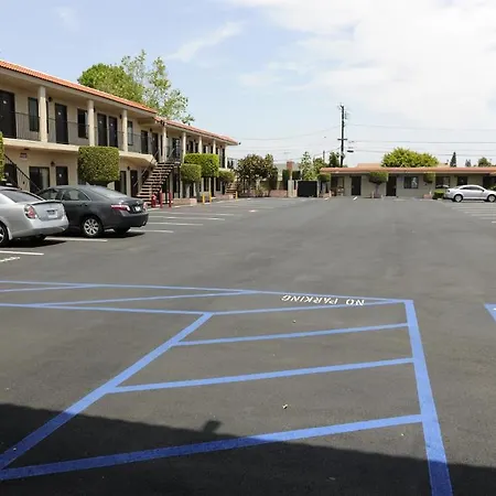 Best Budget Inn Anaheim-3