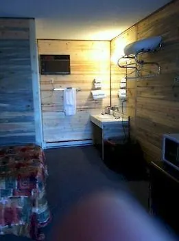 Dakota Winds Motel-3