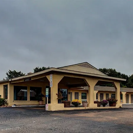 Kingsway Inn Corsicana-3