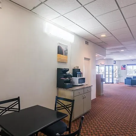 Red Roof Inn & Suites San Angelo-2