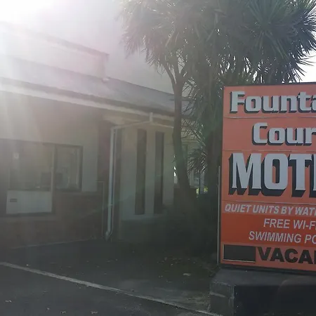 Fountain Court Motel-3