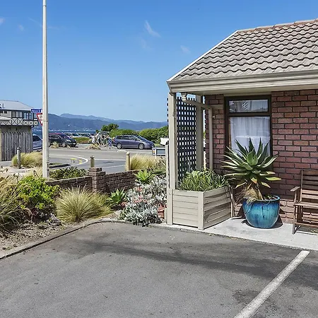 Foreshore Motor Lodge-2