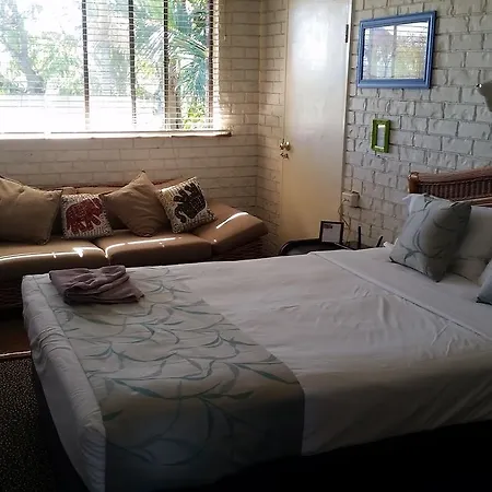 Holland Park Motel-2