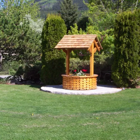 Bavarian Orchard Motel-3