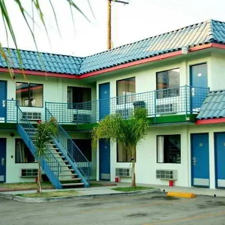 Tiffany Inn Corona-2