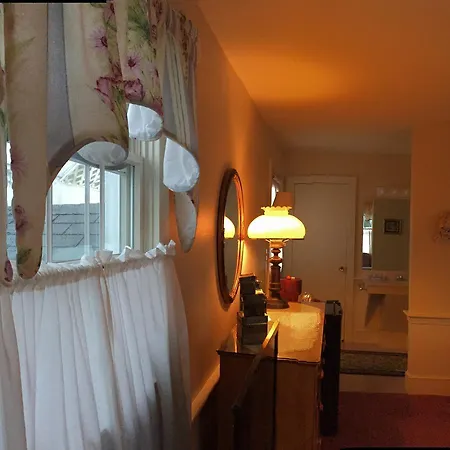 The Holiday House Inn & Motel-3