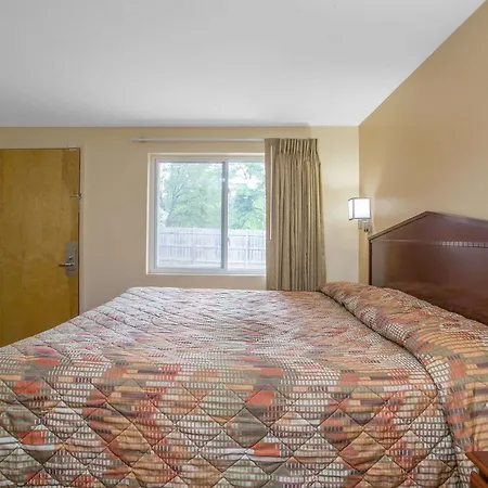 Knights Inn Tonawanda-3