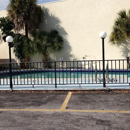 Cadillac Motel-2