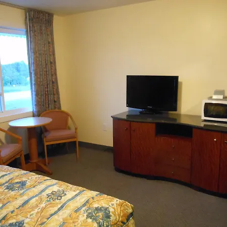 Krystal Penguin Inn-2