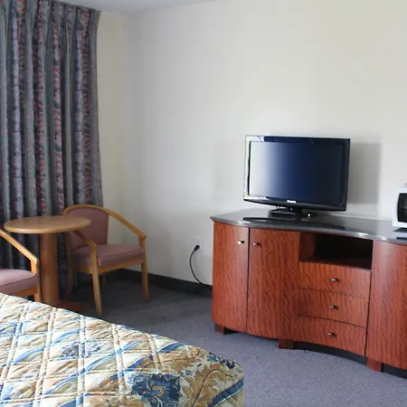 Krystal Penguin Inn-3