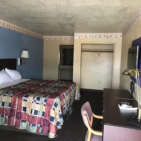 Deluxe Inn Kilgore-3