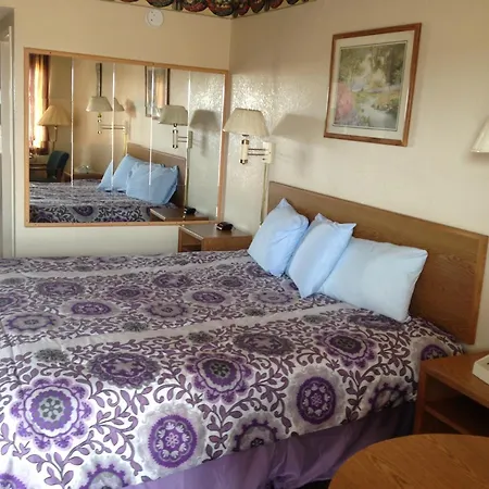 Crown Inn Grand Prairie-2