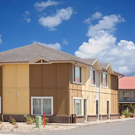 Super 8 By Wyndham Denver Central-2