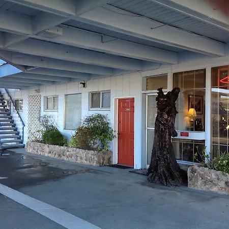 Redwood Inn-3