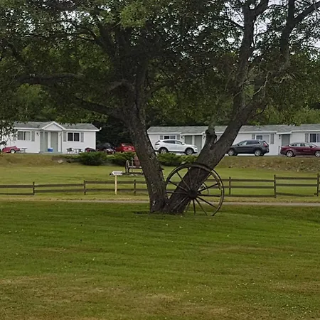Macneil'S Motel-3