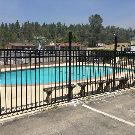 Holiday Lodge-3