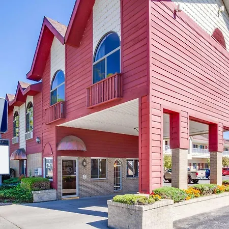 Super 8 Beachfront By Wyndham Mackinaw City, Mi-2