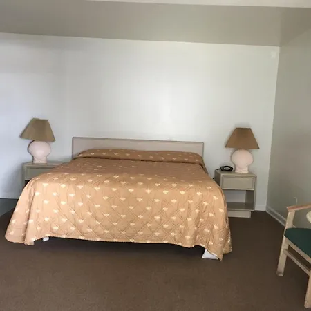 Point 1 Resort & Motel-3