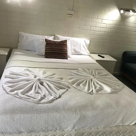 Bananatown Motel-2