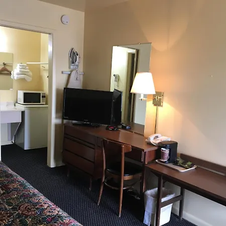 Guest House Motel Chanute-3