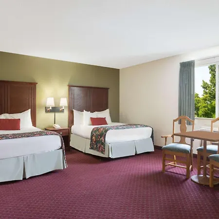 Baymont By Wyndham Bozeman-3