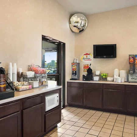 Super 8 By Wyndham Carbondale-2