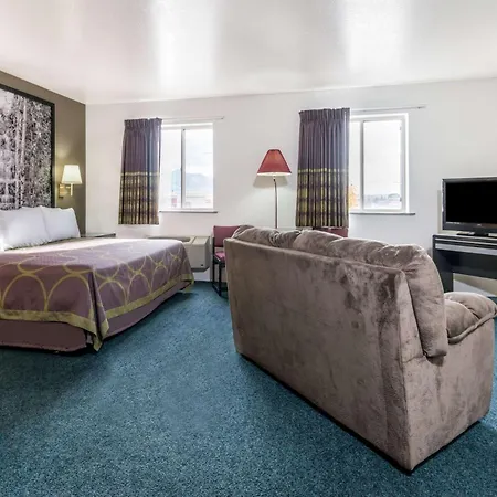 Super 8 By Wyndham Missoula/Reserve St.-2