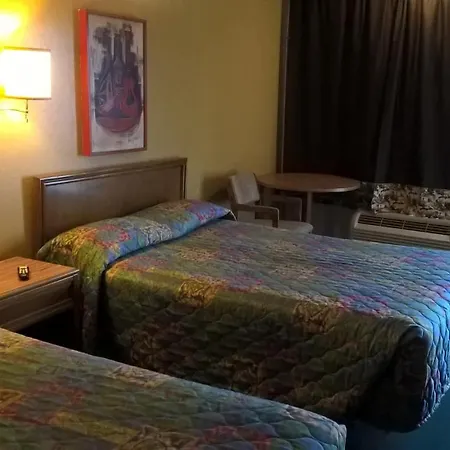 Dogwood Motel-3