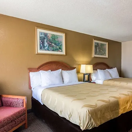 Quality Inn Shawnee I-40-2
