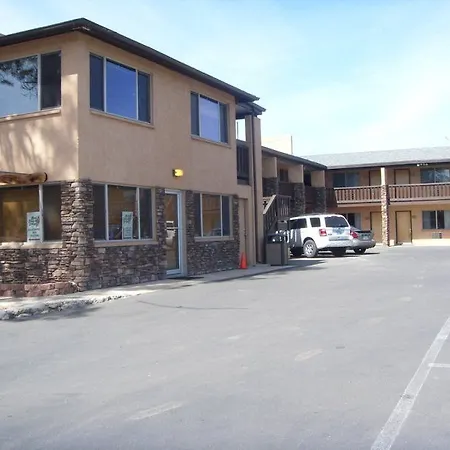 Red Feather Lodge/Hotel-2