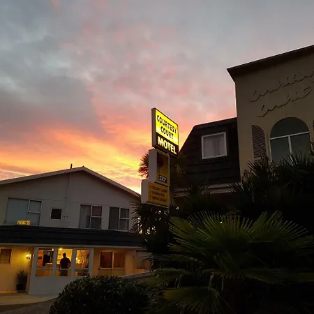Courtesy Court Motel-2