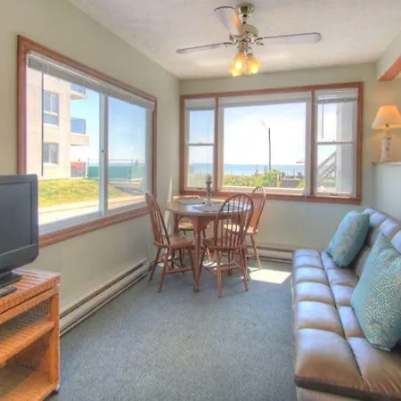 The Skylark Beach Inn-3