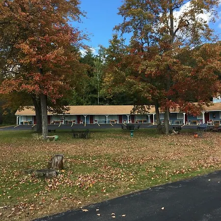 Warrensburg Inn & Suites - 6 Mi To Lake George-2