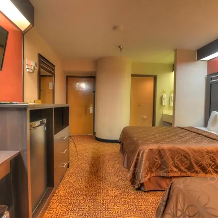 Smoky Mountain Inn & Suites-3