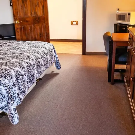 Circle R Motel-3