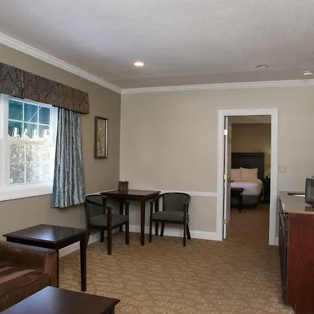 Golden Apple Inn-3