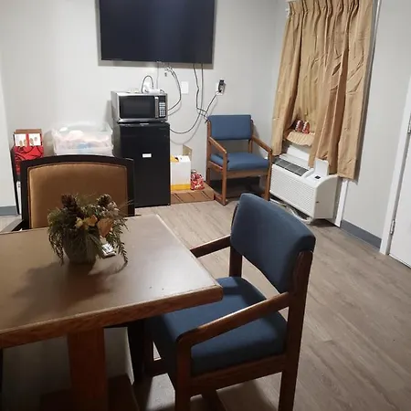 Parkrose Inn And Suites-2