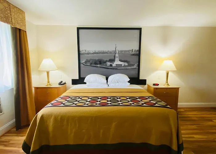 Super 8 By Wyndham Anderson/Clemson Area Motel