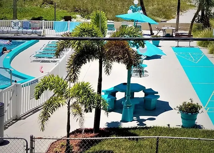 Johns Pass Beach Motel - Treasure Island Beach