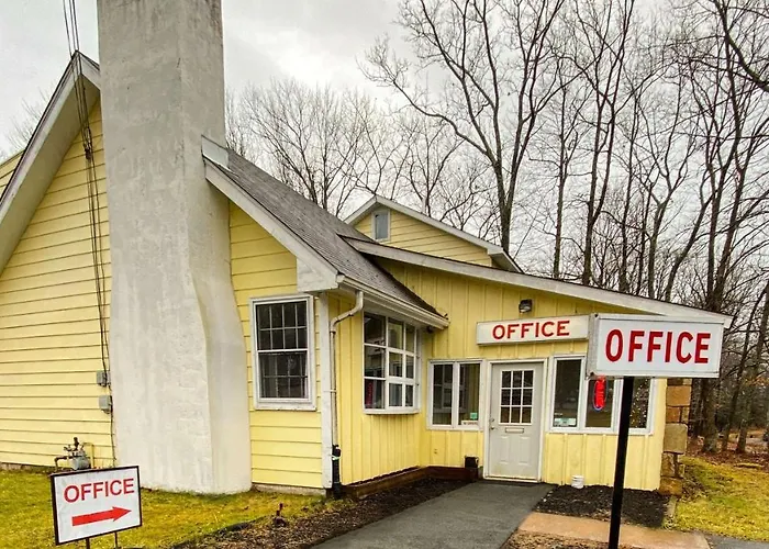 Country Place Inn And Suites White Haven