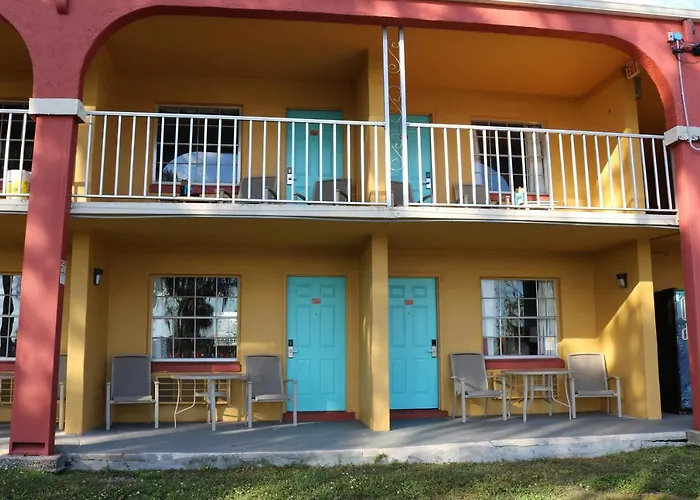 Howard Johnson By Wyndham Lake Front Park Kissimmee