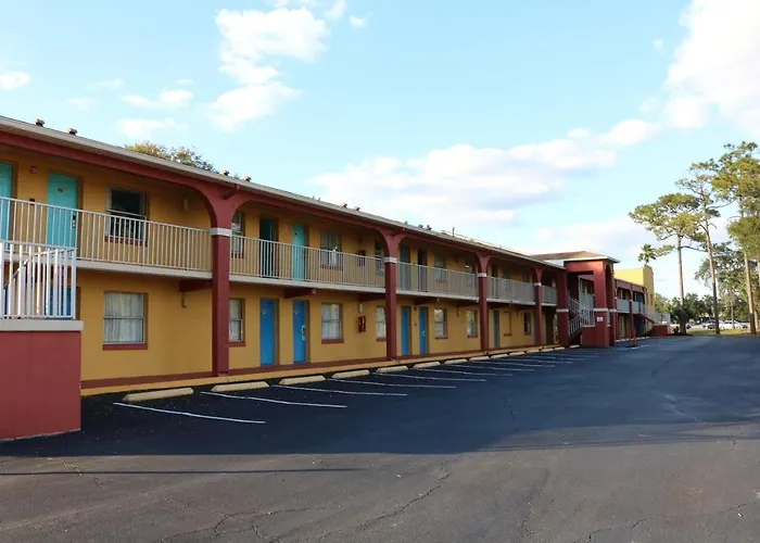 Howard Johnson By Wyndham Lake Front Park Kissimmee